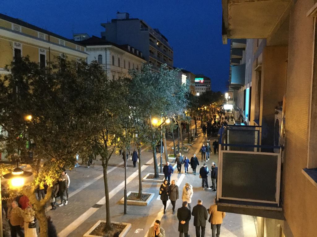 Domus Corso Umberto 18 B&B Pescara Exterior photo